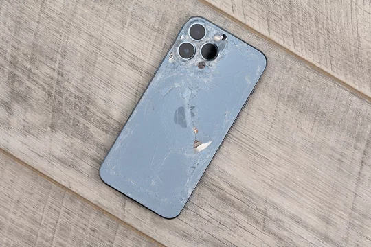 Замена заднего стекла на iPhone в Нижнем Новгороде